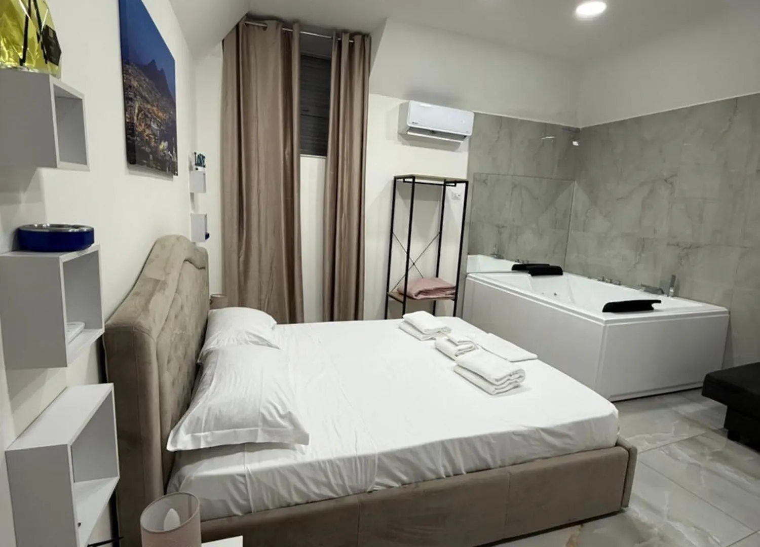 Caracciolo Suites 36 Naples Apartment