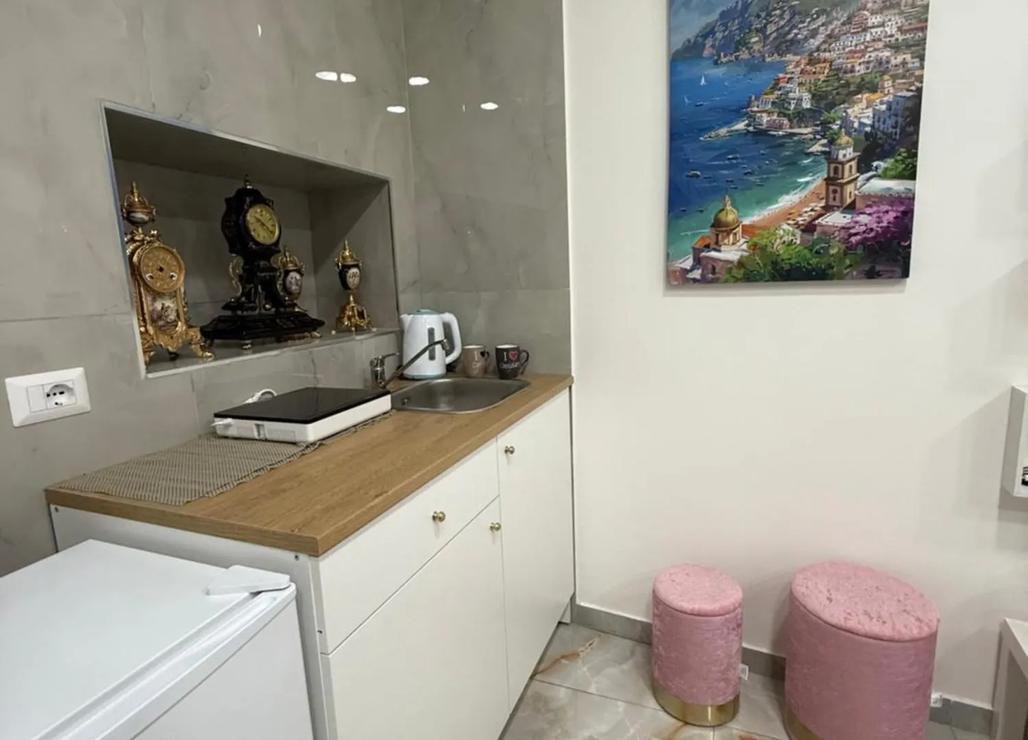 Caracciolo Suites 36 نابولي